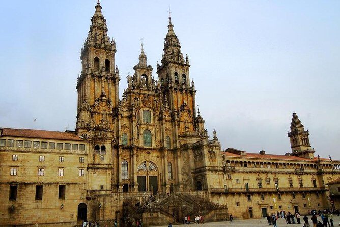 Porto: Santiago de Compostela and Valença do Minho Day Trip - Who Is This Tour Best For?