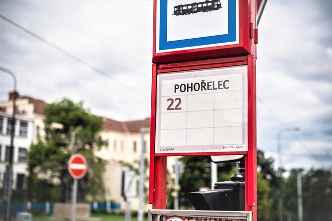 Prague: 1-Hour Castle Tour With Fast-GET Admission Ticket - Who Should Consider This Tour?