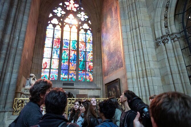 Prague Combo: Castle Guided Tour, Bus and Optional Boat - The Audio Guide and Group Size