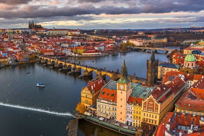 Prague Guided Walking Tour and Cruise with Authentic Czech Lunch - The Flow and Logistics of the Tour