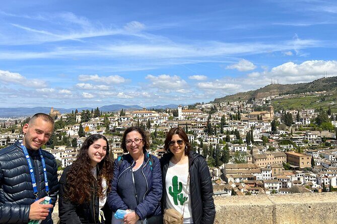 PREMIUM 2 Hour Alhambra and Generalife Tour + tickets - A Closer Look at the Tour Experience