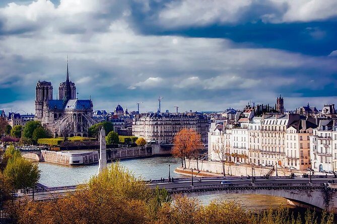 Private 4-hour city tour of Paris with driver and official guide - The Sum Up