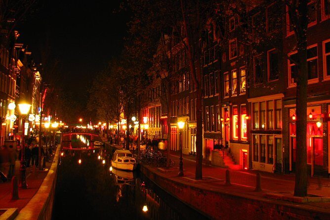 Private Amsterdam Red Light District tour with food tastings - FAQ