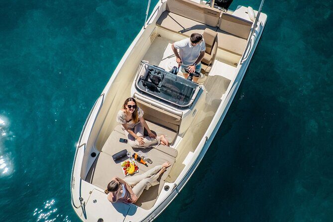 Private Boat Tour-Elafiti islands,Blue and green cave,Sandy Beach - Key Points