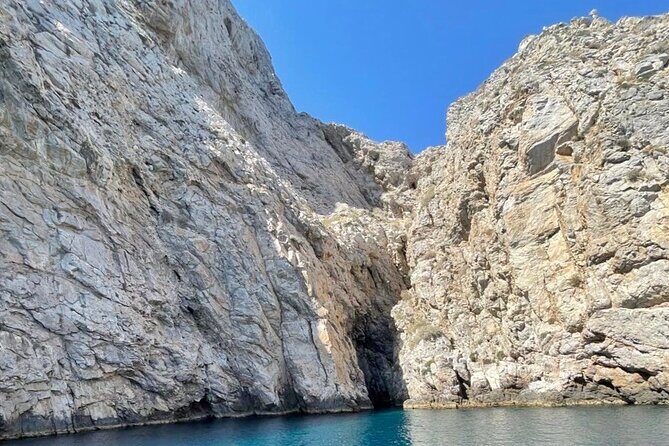 Private Caldera Cruise with Motor Yacht in Santorini - Who is This Tour Best Suited For?