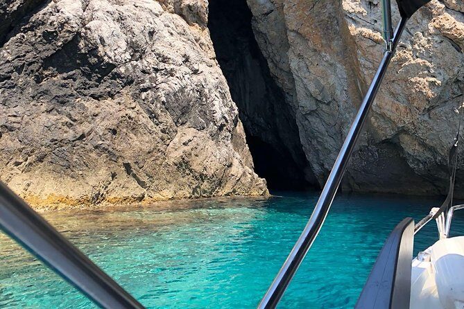 Private Captain Tailored tour - from Split and Trogir - The Skipper and Crew: Your Guided Companion