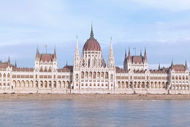 Private car or minivan transfer from Budapest to Vienna or back. - Who Is This Service Best For?