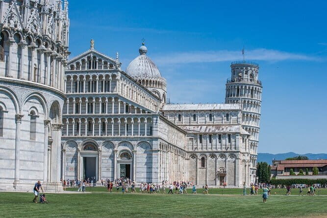PRIVATE Full-Day Tour around Pisa and Lucca from Florence - A Deep Dive into the Itinerary