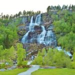 PRIVATE GUIDED TOUR: Norway's Highlights  Viking Special, 11-12 hours  SUMMER - Who Is This Tour Best For?