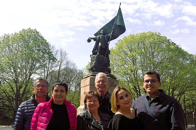 Private half-day tour of typical Lisbon neighborhoods - Crossing into Belém — A Historic and Cultural Hub