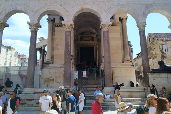 Private History tour - small group - Exploring the City’s Vibrant Streets and Squares