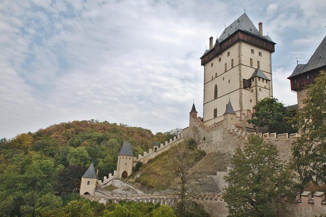 Private Karlstejn castle tour from Prague with Lunch & Admission - What Are the Downsides or Considerations?