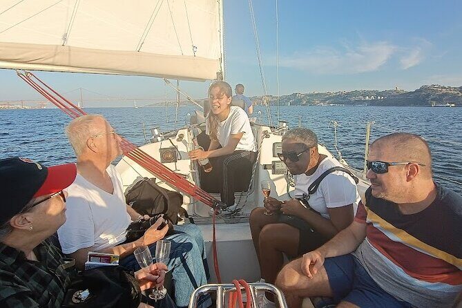 Private Lisbon Sailboat Tour with Welcome Drink - Food, Drinks, and Atmosphere