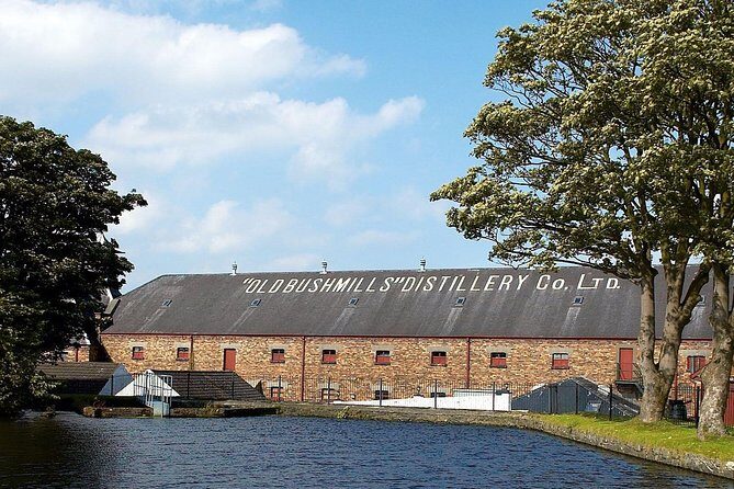 Private Luxury Mercedes Rope Bridge Giants Causeway Coastal Tour - What Sets This Tour Apart?