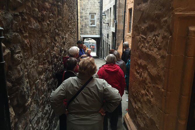 Private Old Edinburgh Tour - Walk in the footsteps of Royals and Rogues! - The Experience in Detail