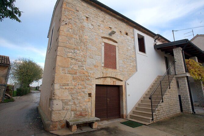 Private Sparkling Wine Tasting in Istria - What You Can Expect from the Sparkling Wine Tasting Experience