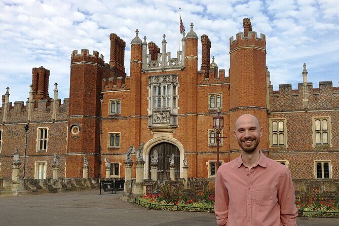 Private Tour of Hampton Court Palace with Award-Winning Architectural Historian - Deep Dive Into the Details