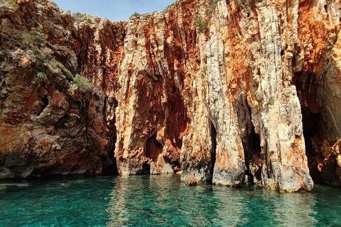 Private tour of Pakleni islands, Red Cliffs & South Shore of Hvar - The Sum Up