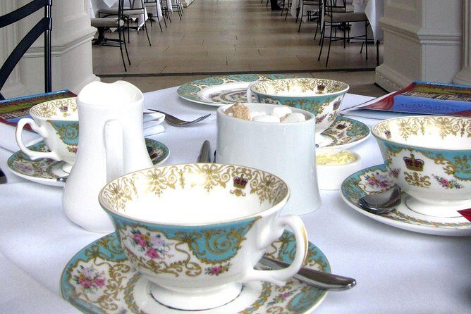 Private Tour: Royal High Tea At Kensington Palace Gardens - Walking the Grounds and the Guides