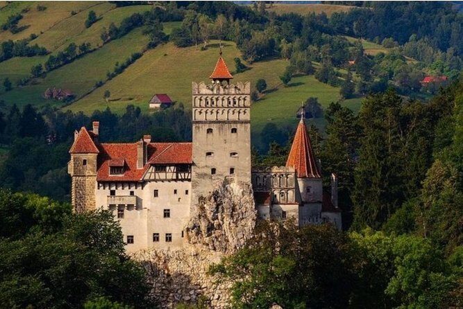 Private tour to Bran Dracula's Castle and Pele Royal Castle - The Itinerary: What to Expect