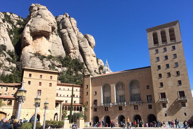 Private Tour to Montserrat with a specialized local guide - Who Should Consider This Tour?
