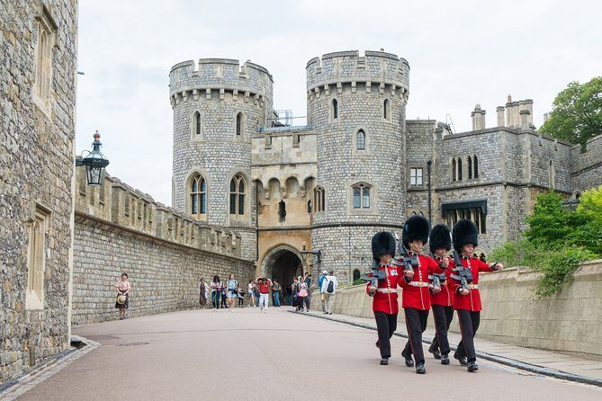 Private Tour to Stonehenge and Windsor Castle - What to Expect from this Tour