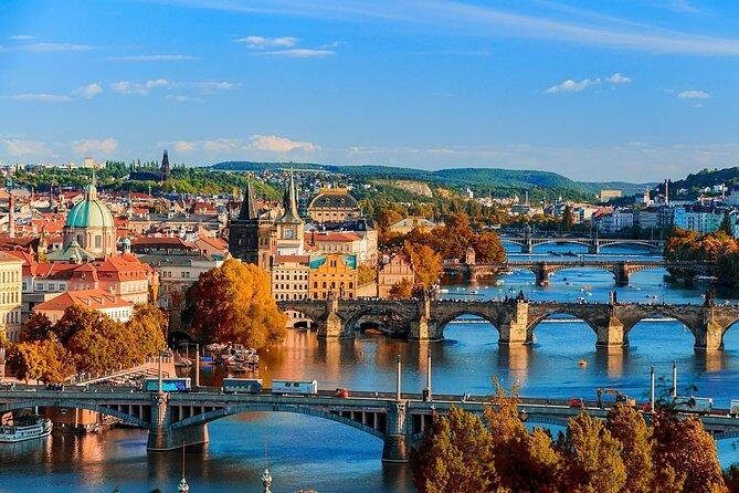 Private Transfer from Berlin to Prague with 2h of Sightseeing - In-Depth Look at the Stops