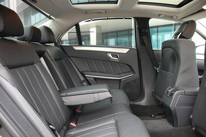 Private transfer from cruise port to Barcelona Airport or hotel - The Booking Experience and Flexibility