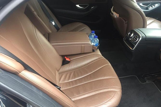 Private transfer from Dusseldorf to Amsterdam or Schiphol Airport - The Route and Duration