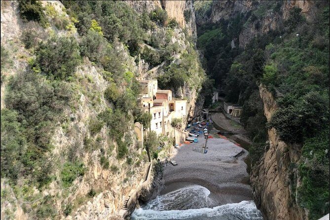 Private Transfer from Naples to Positano or viceversa including 2 hrs stop in Pompeii - Who Should Consider This Experience?