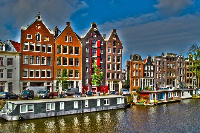 Private transfers from or to Amsterdam Schiphol airport. (AMS) - What the Experience Looks Like