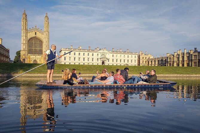 Punting Tour in Cambridge - Guides and Commentary: Knowledgeable and Friendly