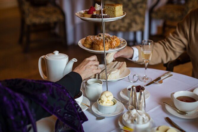 Royal London Walking Tour with High Tea at Kensington Palace - FAQs