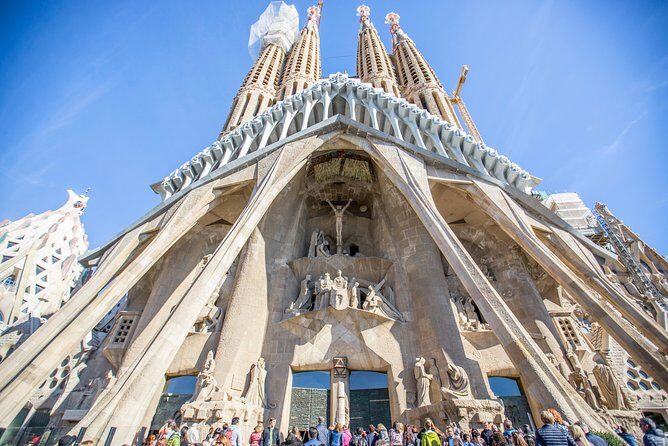 Sagrada Familia Fast Track Tour with Optional Tower Access - Real Travelers’ Feedback: The Good and The Not-So-Good