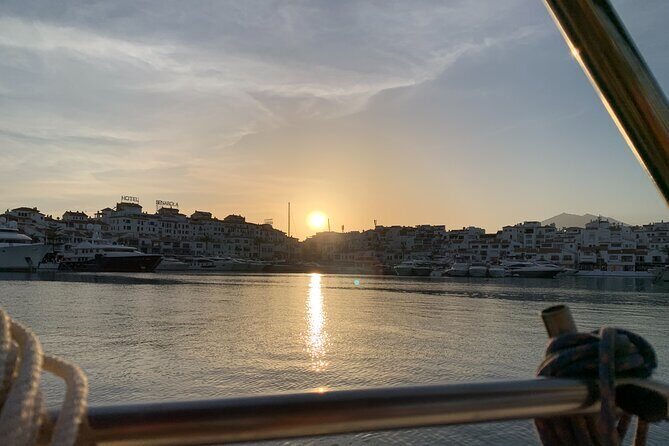 Sailing Adventure: Sailing, Dolphins and Relaxation with Drinks - The Experience from the Travelers Perspective