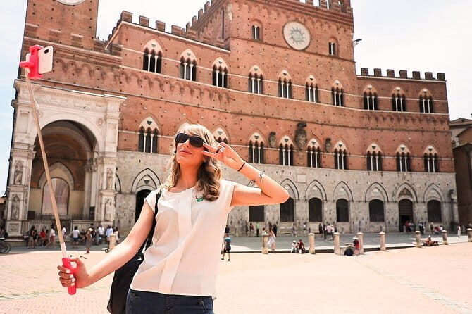 San Gimignano, Siena, Monteriggioni, Chianti Day Trip with Lunch & Wine Tasting - San Gimignano — The Medieval Skyline
