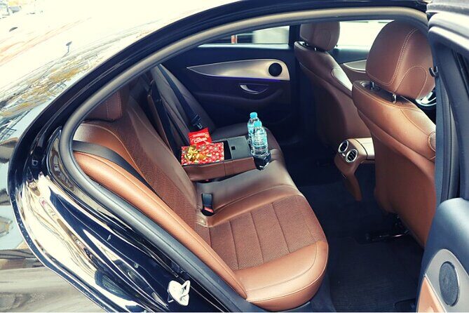 Santorini VIP Limousine Transfer Services - First Impressions: What to Expect from Santorini VIP Limousine Transfers