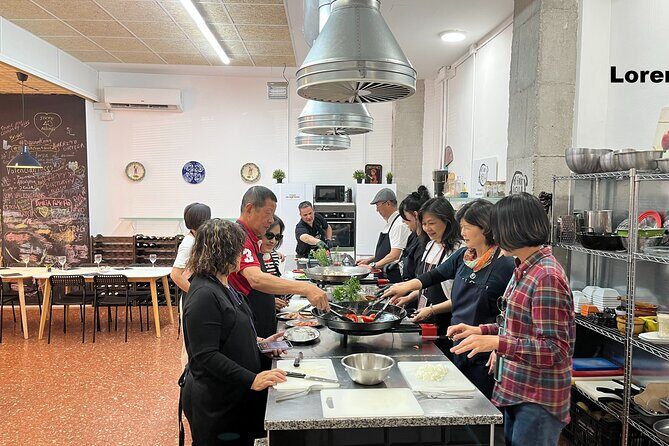 Seafood paella cooking class, tapas and visit to Ruzafa market. - Who Should Do This Tour?