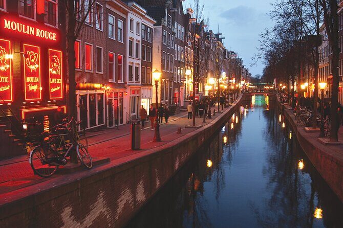 Self-Guided Audio Tour of The Red Light District - Who Should Consider This Tour?