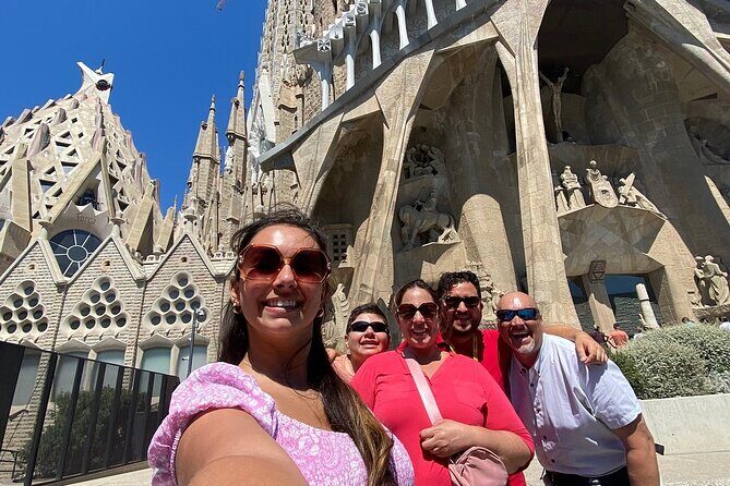 Semi-Private Barcelona Tour Gothic, Sagrada Familia & Park Guell - FAQs