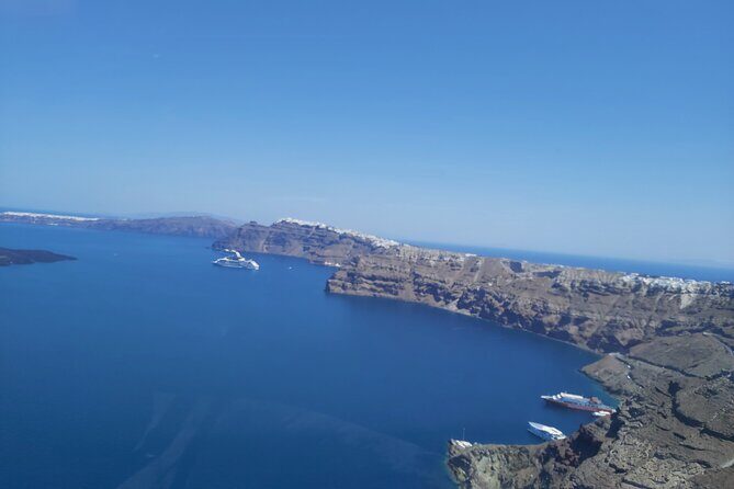 Shared Helicopter Tour Santorini 20 minutes - 2 passengers - Who Would Love This Tour?