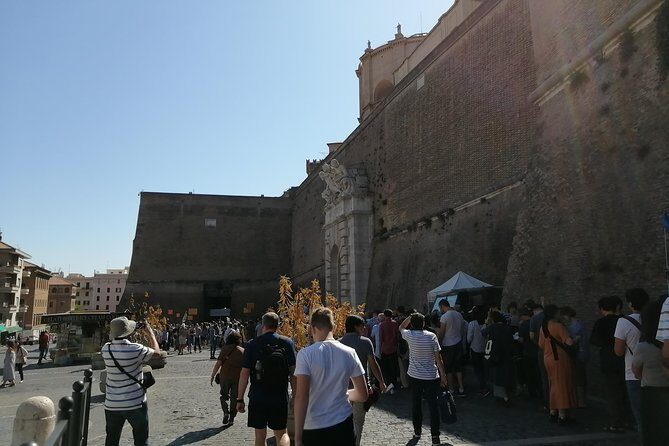 Skip-The-Line: Sistine Chapel & Vatican Tour with A Guide - What the Tour Offers