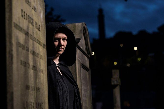 Small Group Edinburgh Underground Vaults & Graveyard Ghost Tour - Duration and Practicalities