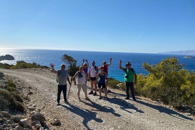 Small group hiking between the beach and Kritinia Castle - Analyzing the Value