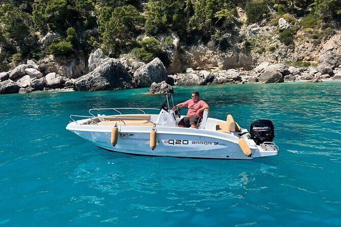 Sorrentomaxiboat tours to Capri - Who Is This Tour Best For?