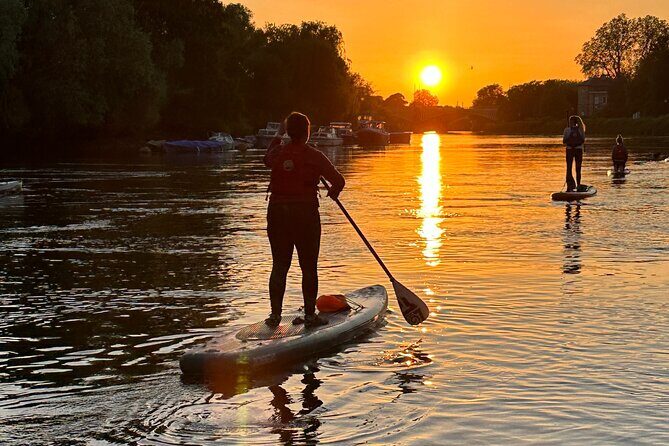 Stand up Paddleboarding on the beautiful Thames at Richmond - The Highlights That Make This Tour Special