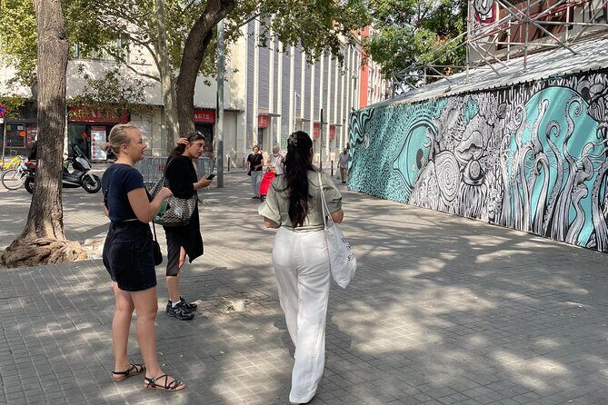 Street art, Sculptures and Murders Walking Tour in Barcelona - What’s Included and What to Expect