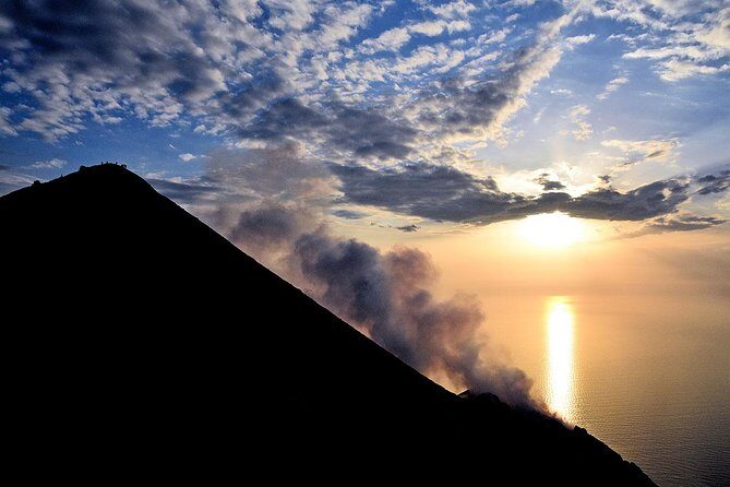 Stromboli: sunset trekking to Sciara del Fuoco - Ashàra - The Equipment and Comfort Level
