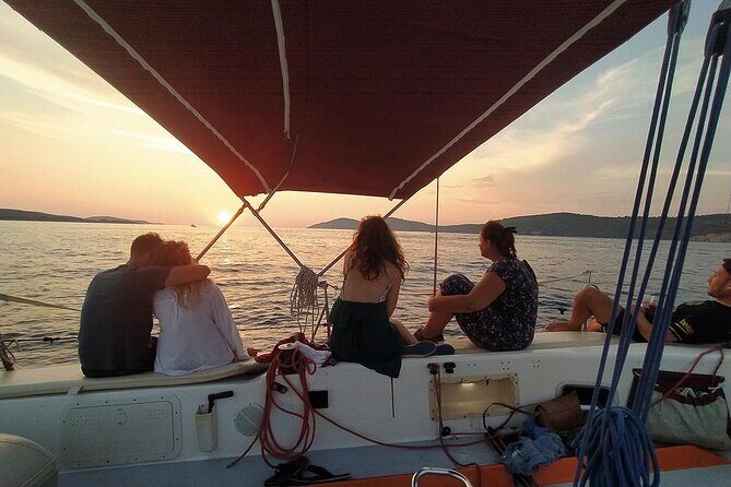 Sunset Sailing Tour on the Pakleni Islands - The Itinerary: What to Expect