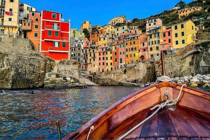 Swim&Enjoy 5 terre on the PINK Hyena with Captain Jenny! - Is It Worth the Price?